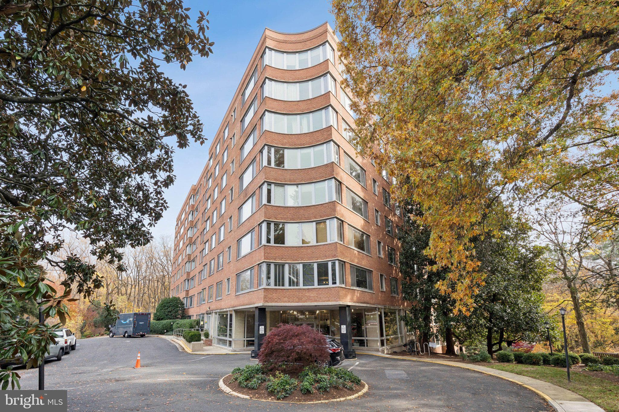 4200 Cathedral Avenue NW 812