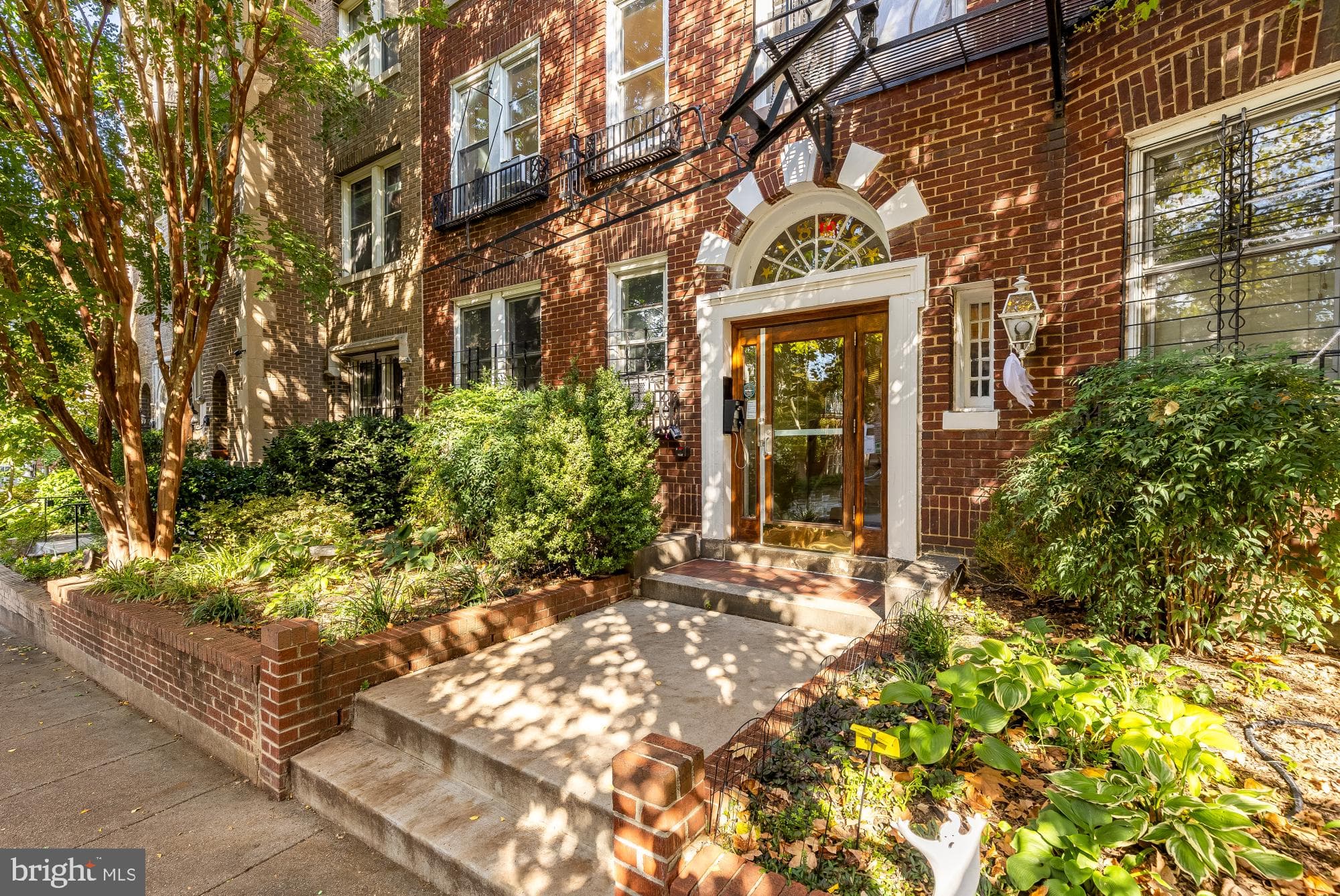 1869 Mintwood Place NW 12