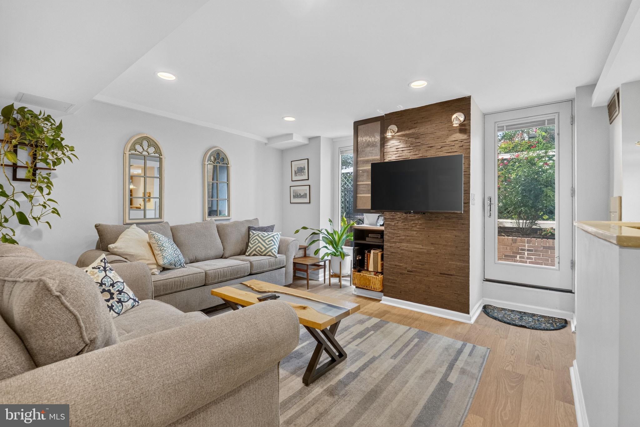 2123 California Street NW A4 photo 1