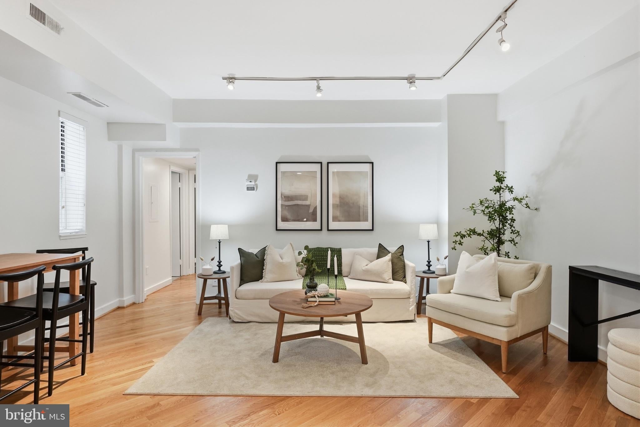 2127 California Street NW 107 photo 1