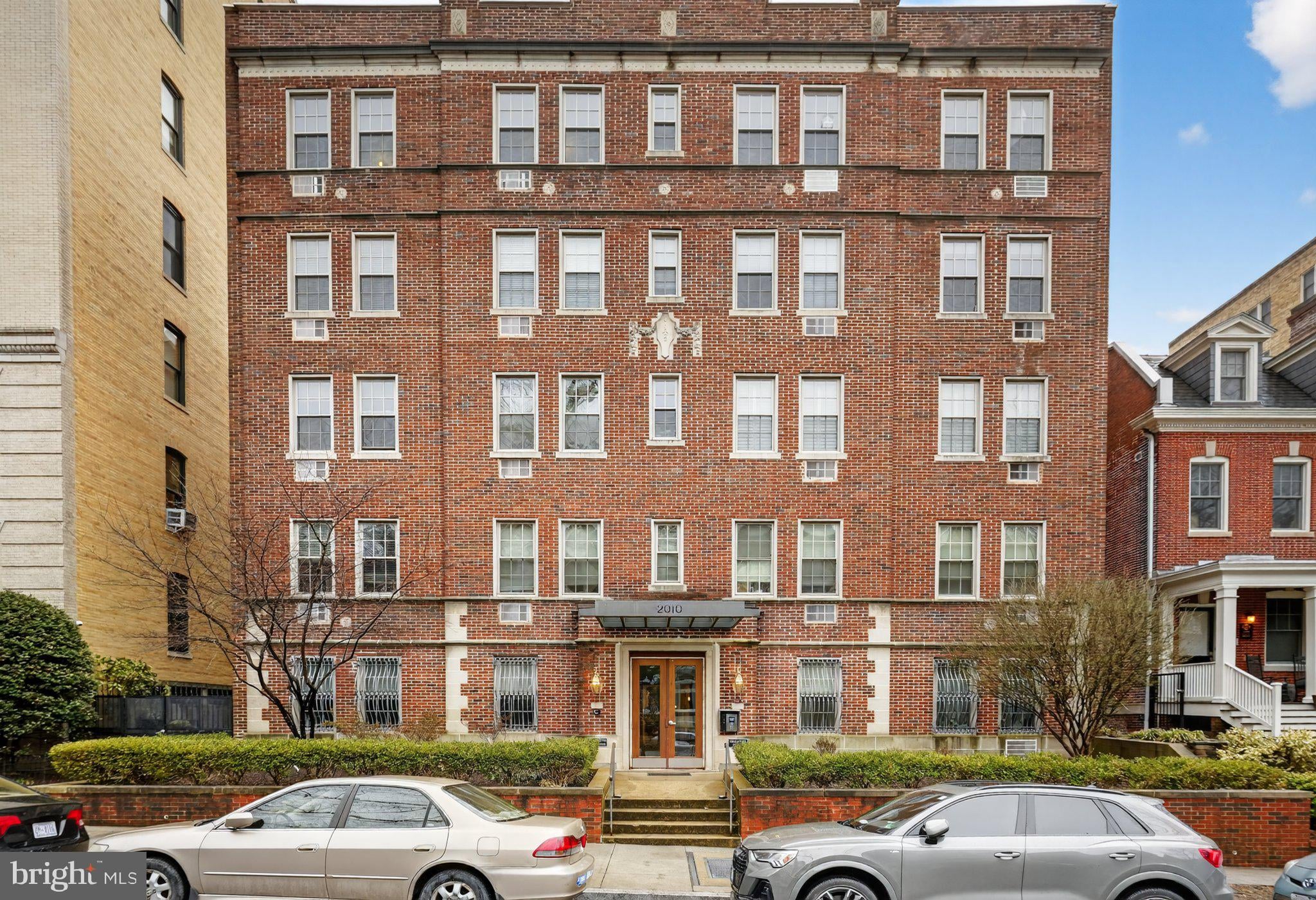 2010 Kalorama Road NW 304 photo 2
