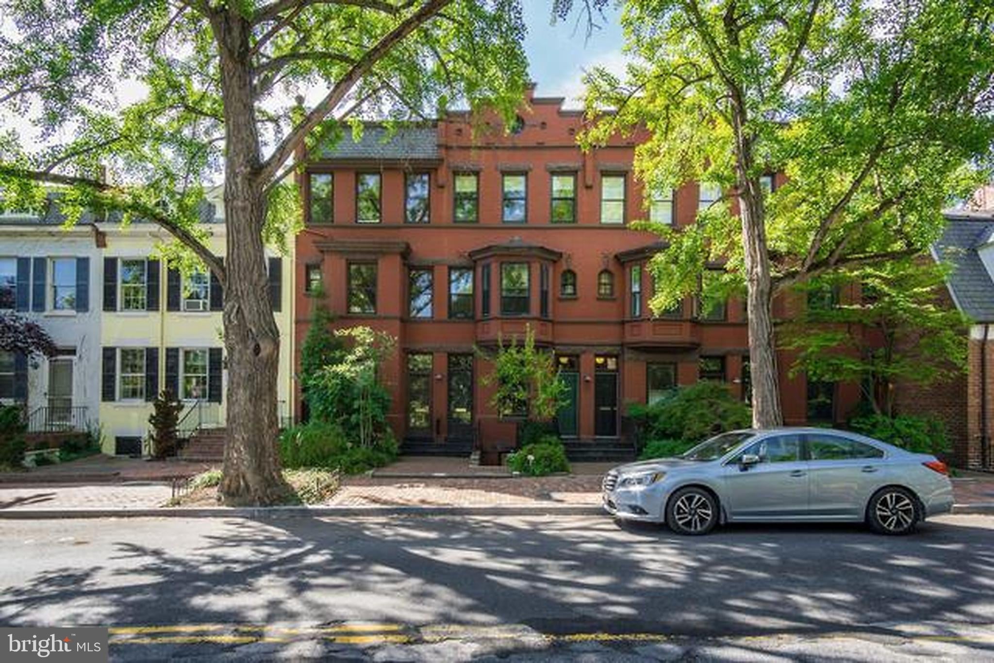 3040 R Street NW 1/2 photo 2