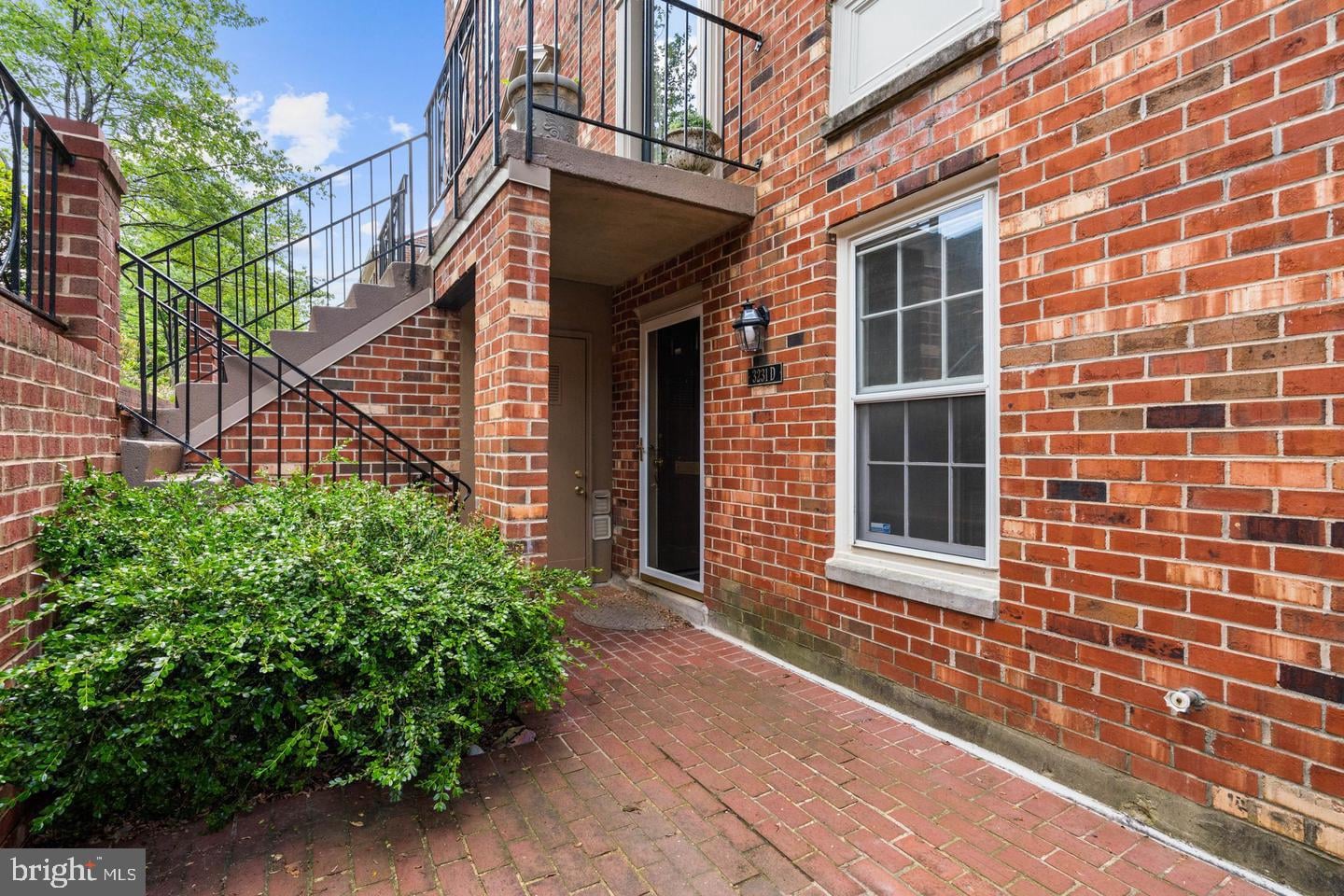 3231 Sutton Place NW D photo 2