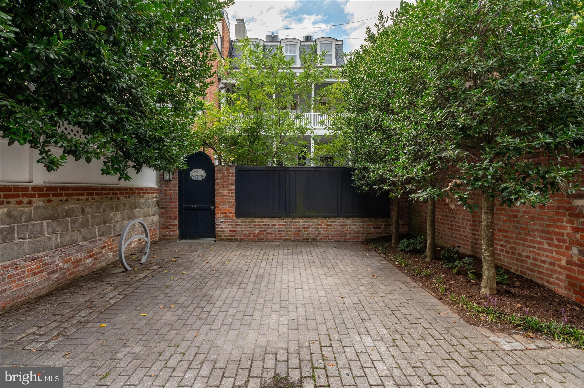 2905 N Street NW photo 41