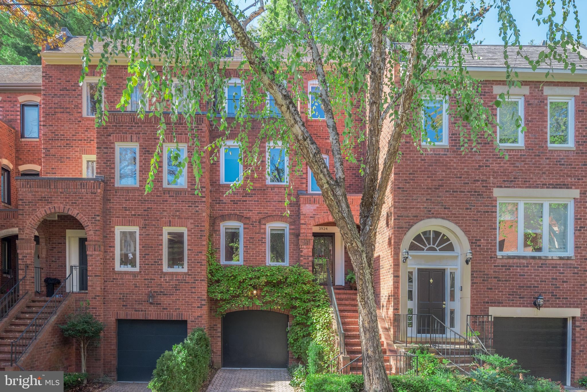 3924 Georgetown Court NW photo 1