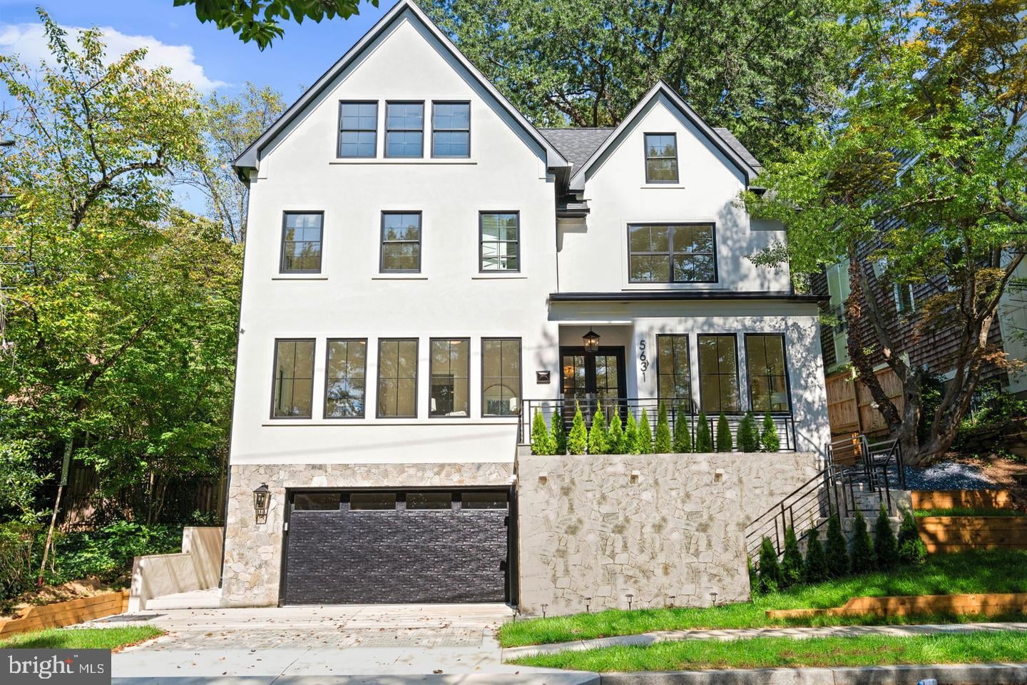 5631 Macarthur Boulevard NW photo 2