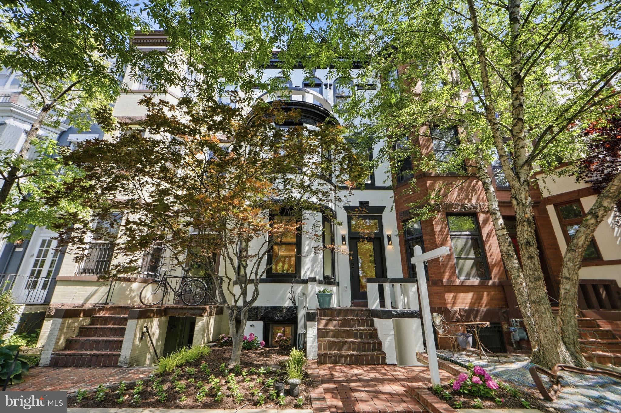 1933 Calvert Street NW photo 2