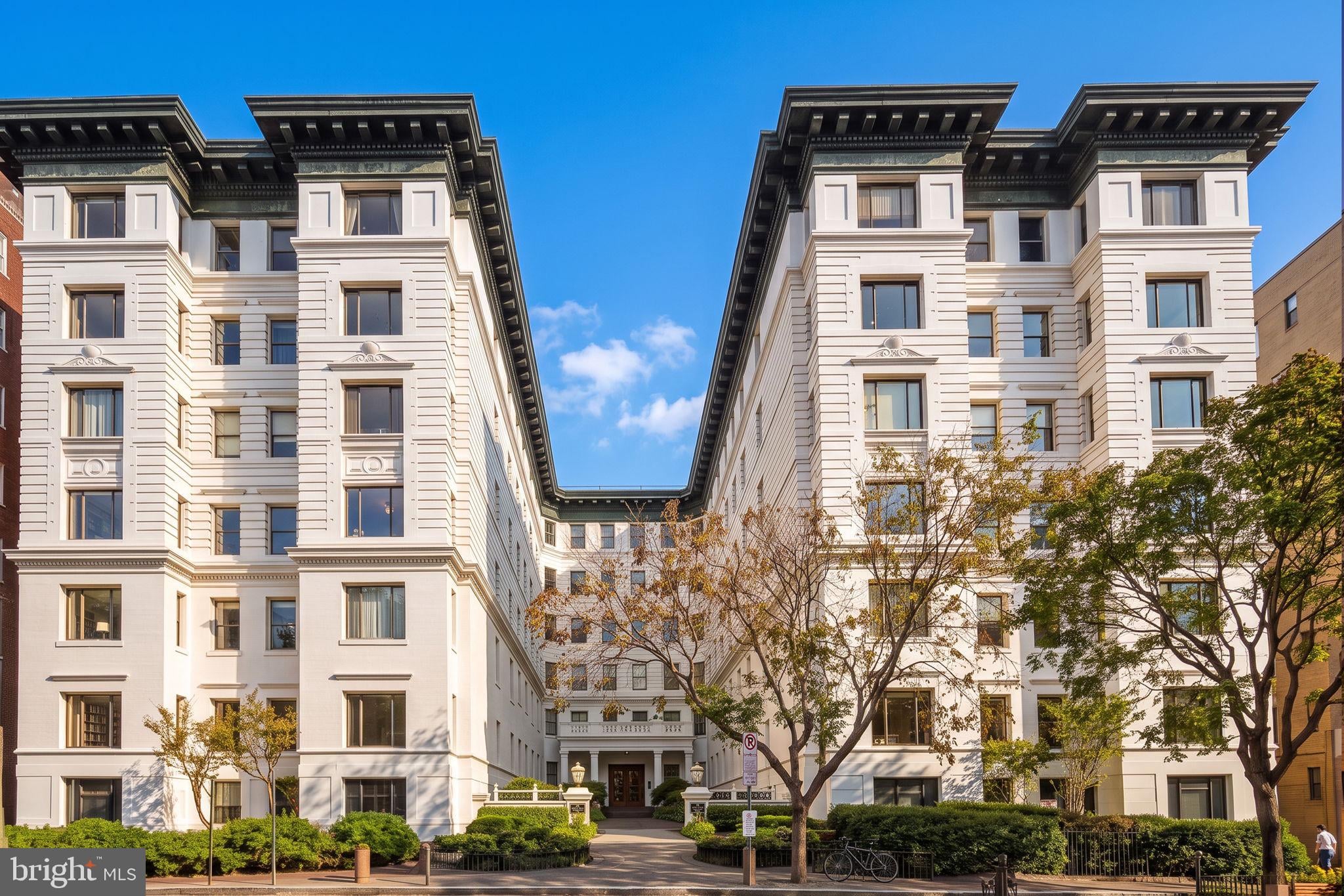 2123 California Street NW A4 photo 2